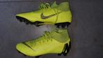 Nike voetbalschoenen 43, Sport en Fitness, Voetbal, Ophalen, Zo goed als nieuw, Schoenen