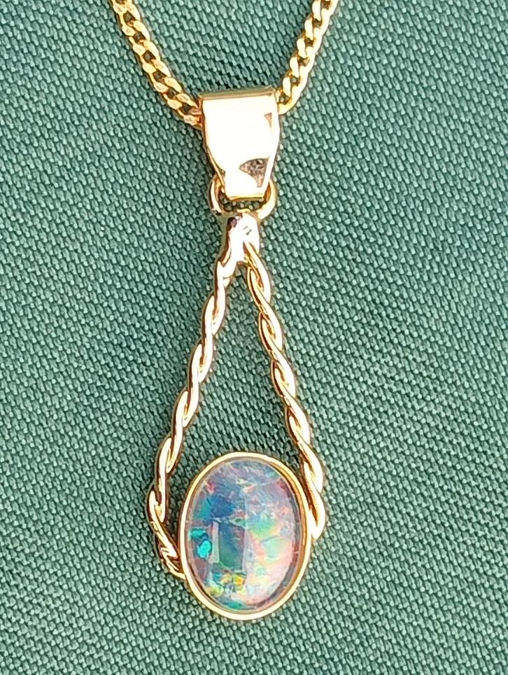 Collier rempli d'or 14carats avec pendentif triplet en opale, Bijoux, Sacs & Beauté, Colliers, Neuf, Argent, Or, Avec pierre précieuse