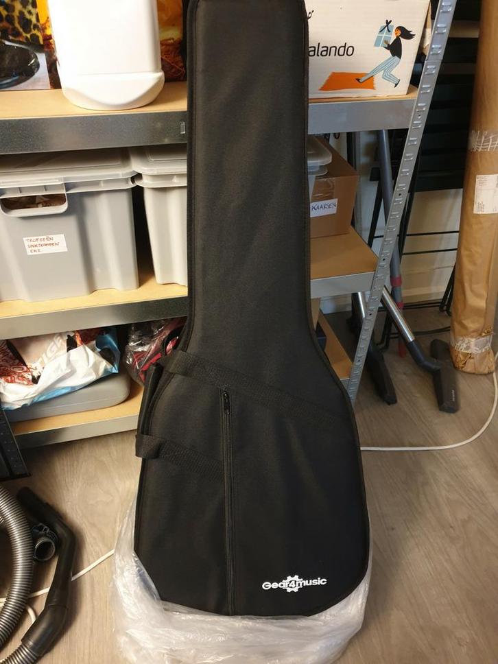 Klassieke Gitaarkoffer met Schuim van Gear4music, Muziek en Instrumenten, Behuizingen en Koffers, Nieuw, Ophalen of Verzenden