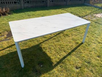 Tuintafel wit met marmerlook 205cm x 100cm beschikbaar voor biedingen