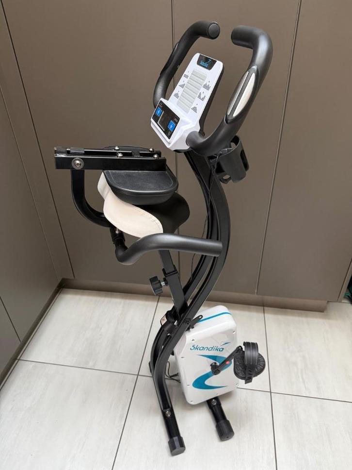 Skandika X-2000 plooibare hometrainer, bluetooth, magnetisch, Sport en Fitness, Fitnessapparatuur, Zo goed als nieuw, Hometrainer