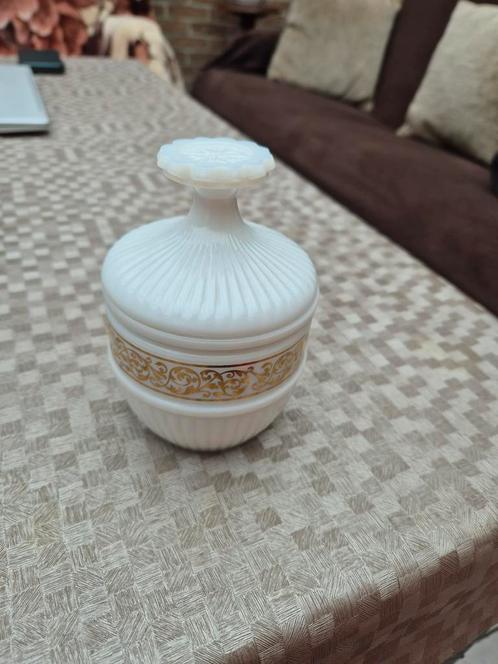 Vintage opaline doos met deksel jaren 70, Antiek en Kunst, Antiek | Servies los, Ophalen of Verzenden