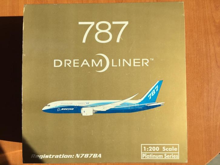 Boeing 787 - Dreamliner, Verzamelen, Luchtvaart en Vliegtuigspotten, Zo goed als nieuw, Schaalmodel, Ophalen of Verzenden