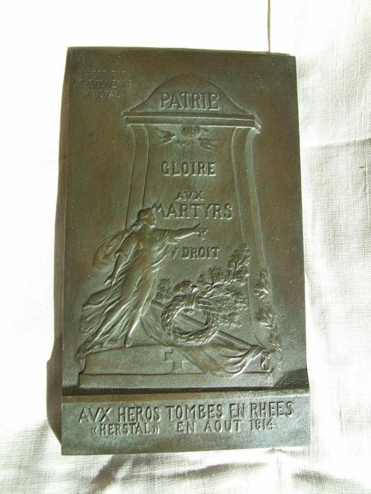 zeldzame bronzen plaquette van begraafplaats Rhees herstal, Verzamelen, Militaria | Algemeen, Landmacht, Embleem of Badge, Verzenden