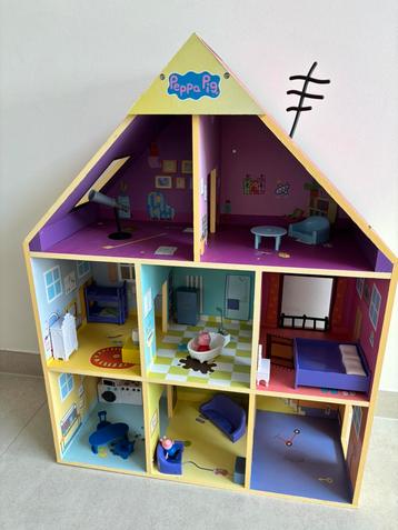 Peppa pig poppenhuis beschikbaar voor biedingen