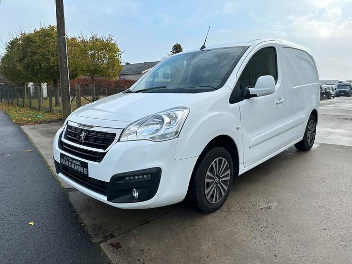 Peugeot Partner 8000€ excl btw / 3zit/ euronorm6/ gps, Auto's, Bestelwagens en Lichte vracht, Bedrijf, Te koop, Airbags, Airconditioning