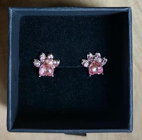 Nieuw - Oorstekers - Oorbellen -Incl. originele doos - € 15, Handtassen en Accessoires, Oorbellen, Nieuw, Knopjes of Stekers, Overige materialen