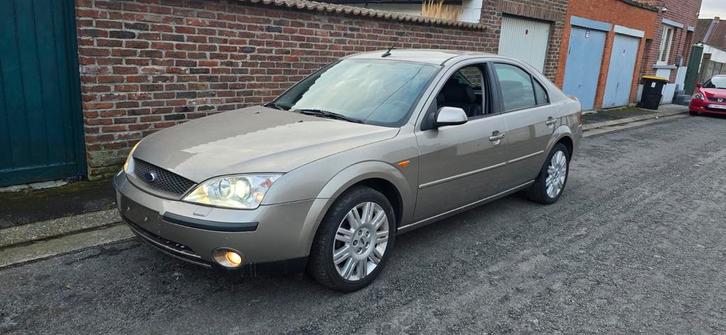 Mondeo Essence Les ok Prête à immatriculé Carpass, Auto's, Ford, Particulier, Mondeo, ABS, Airbags, Airconditioning, Alarm, Boordcomputer