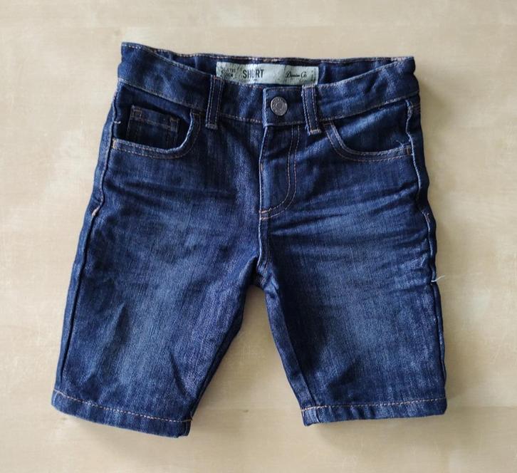 Mooie soepele jeansshort, maat 110, Kinderen en Baby's, Kinderkleding | Maat 110, Zo goed als nieuw, Jongen, Broek, Ophalen of Verzenden