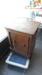 oude brandkast 65h x 50b x 43d, Antiek en Kunst, Ophalen
