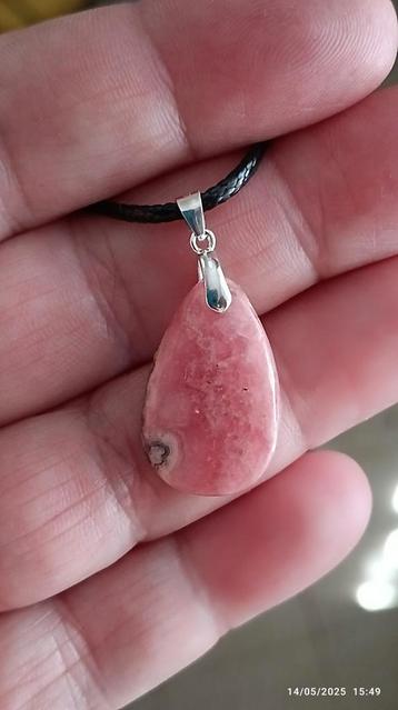 Prachtige natuurlijke rhodochrosiet hanger  beschikbaar voor biedingen