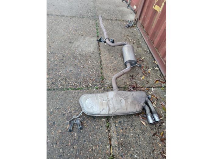 Echappement silencieux arrière + central d'un Volkswagen Go, Autos : Pièces & Accessoires, Systèmes d'échappement, Volkswagen