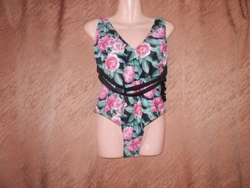 (1)- maillot femme t.42 noir fleuri beschikbaar voor biedingen