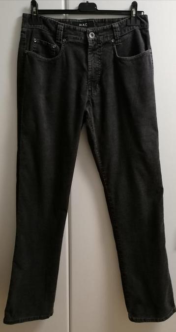 Donkerbruin fijne ribfluweel broek, straight fit, MAC 31-34