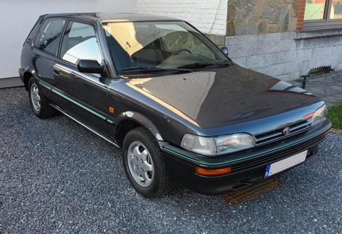 Toyota Corolla "Rhéthorique” 42.000 km!, Auto's, Oldtimers, Particulier, Elektrische buitenspiegels, Lichtmetalen velgen, Metaalkleur