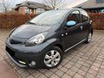 Toyota aygo 1.0 essence A.C / 5p / 2014 / euro5b /99.000 km, Autos, Toyota, Achat, Carnet d'entretien, Boîte manuelle, Bleu