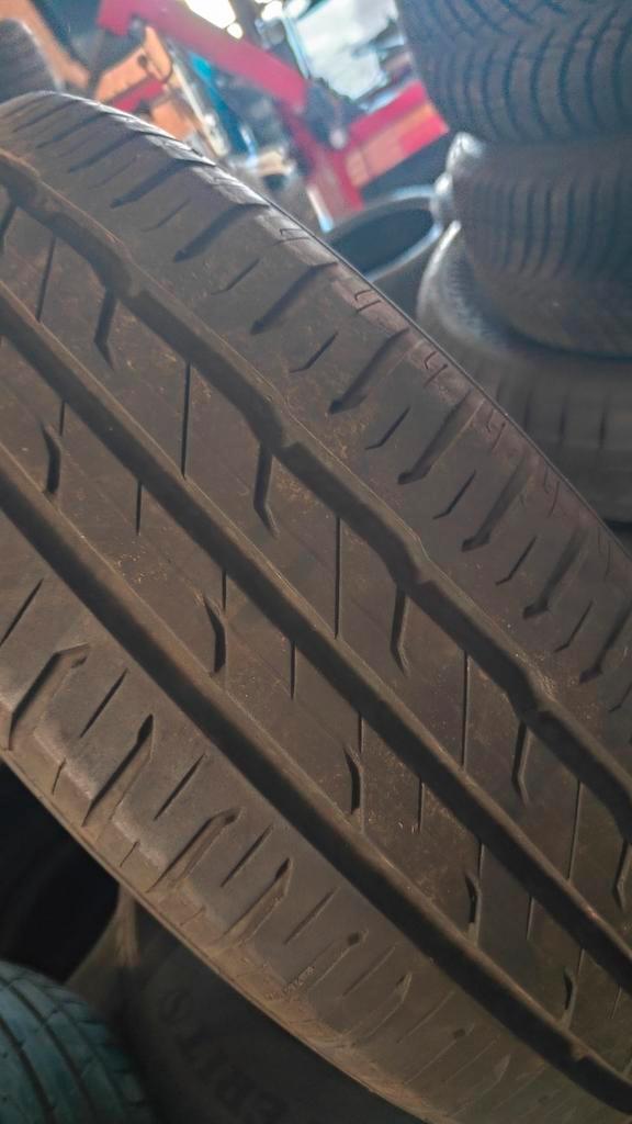 185/65r15 semperit 30€ per stuk met montage en balanceren, Auto diversen, Autosport-onderdelen, Zo goed als nieuw, Ophalen of Verzenden