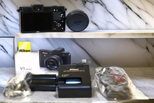 NIKON 1 V1 NIKOR VR 10-30mm f/3.5-5.6 V1 MODEL LENS KIT, Audio, Tv en Foto, Fotocamera's Digitaal, Zo goed als nieuw, Spiegelreflex
