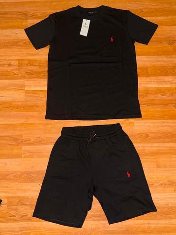 T-shirt & short beschikbaar voor biedingen