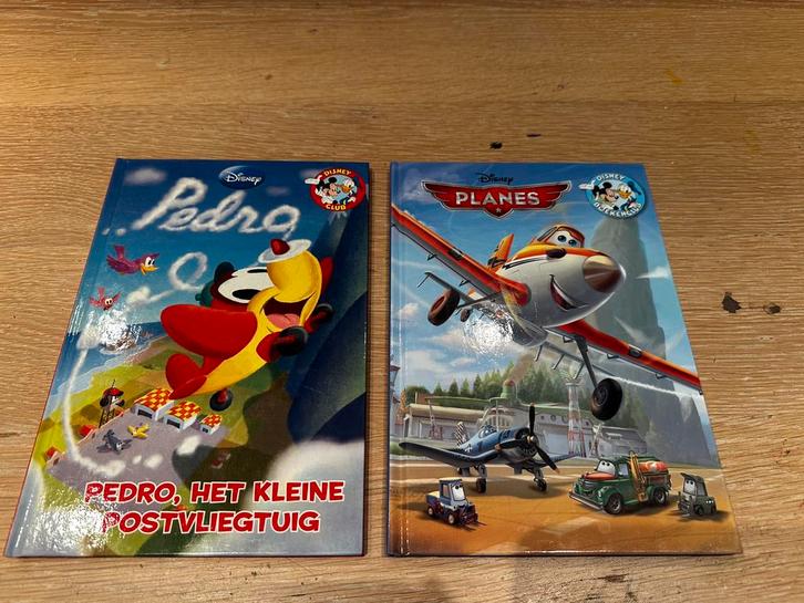 2 Disney verhalen Planes en Pedro het postvliegtuigje, Boeken, Kinderboeken | Jeugd | onder 10 jaar, Zo goed als nieuw, Sprookjes