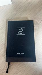 Milk and honey - Rupi Kaur, Ophalen of Verzenden, Zo goed als nieuw