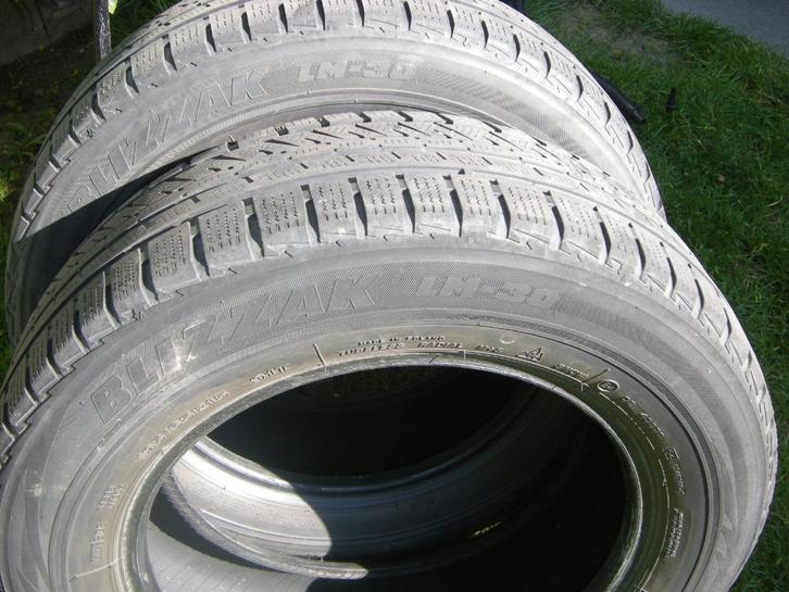 2 bridgestone blizzak LM 30 hiver, Autos : Pièces & Accessoires, Pneus & Jantes, Pneu(s), Pneus hiver, 15 pouces, 195 mm, Véhicule de tourisme