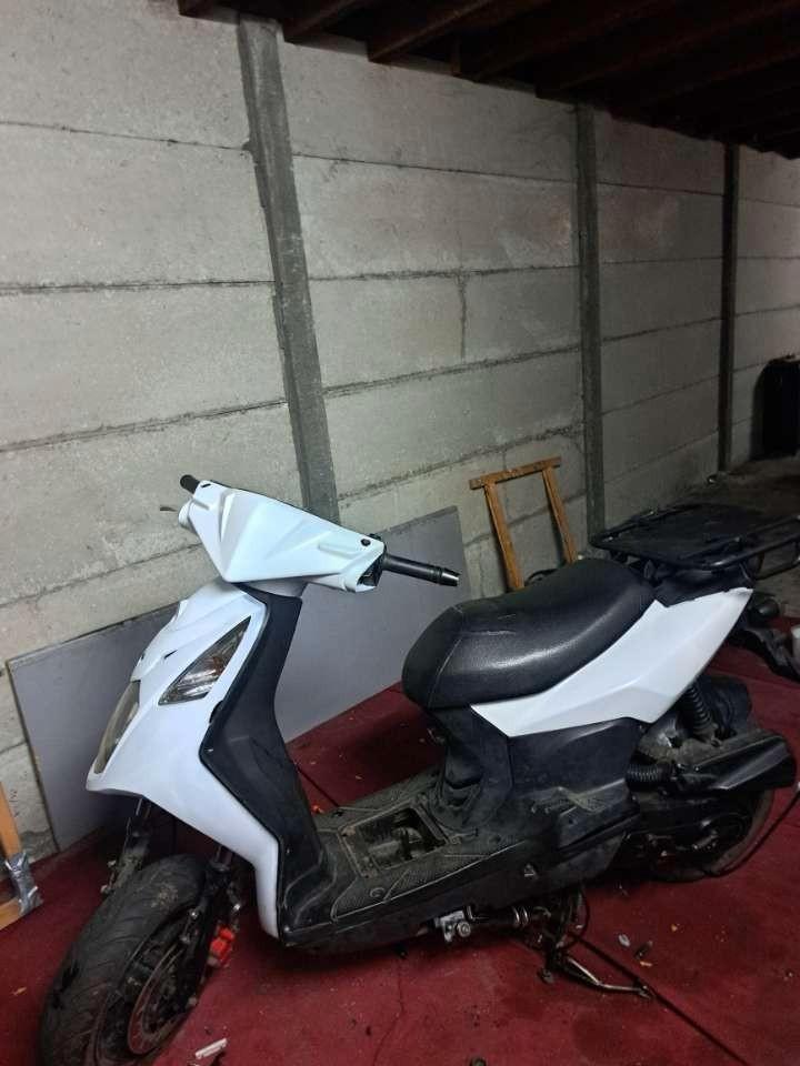 Sym x pro 50 cc kijk beschrijving, Vélos & Vélomoteurs, Scooters | SYM, Comme neuf, Enlèvement ou Envoi