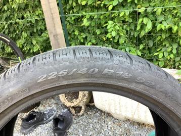 Pneus 225/40 R18 92 v et 1 pneu  245/35 R18 92 v  beschikbaar voor biedingen