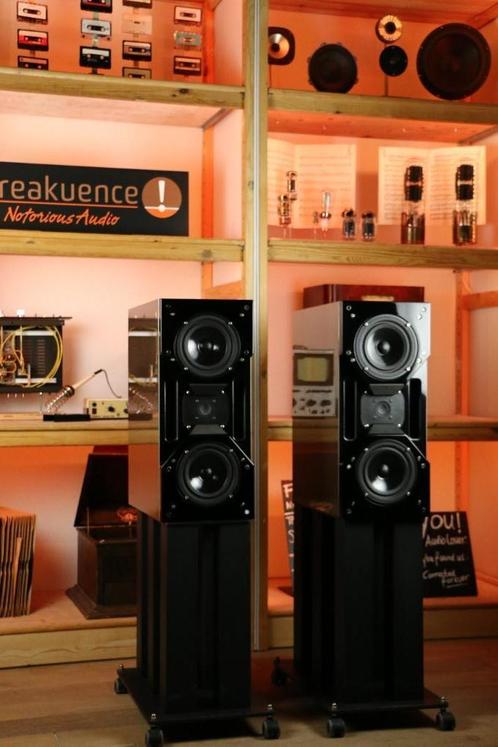 Wilson Audio Cub 1 on Target stands TRADE.INRUIL. Heavy end!, Audio, Tv en Foto, Luidsprekerboxen, Zo goed als nieuw, Front, Rear of Stereo speakers