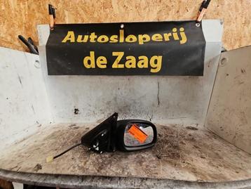 Buitenspiegel rechts van een Suzuki Swift beschikbaar voor biedingen