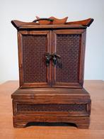 Armoire en bois. Style bambou. Décoration, Enlèvement