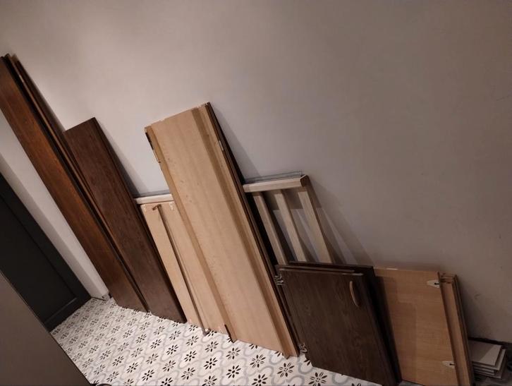 Gratis kleerkast al gedemonteerd, Huis en Inrichting, Kasten | Kleerkasten, Gebruikt, Ophalen of Verzenden