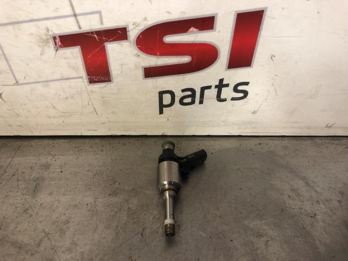 Injector (benzine injectie) van een Volkswagen Golf, Auto-onderdelen, Brandstofsystemen, Volkswagen, Gebruikt, 3 maanden garantie