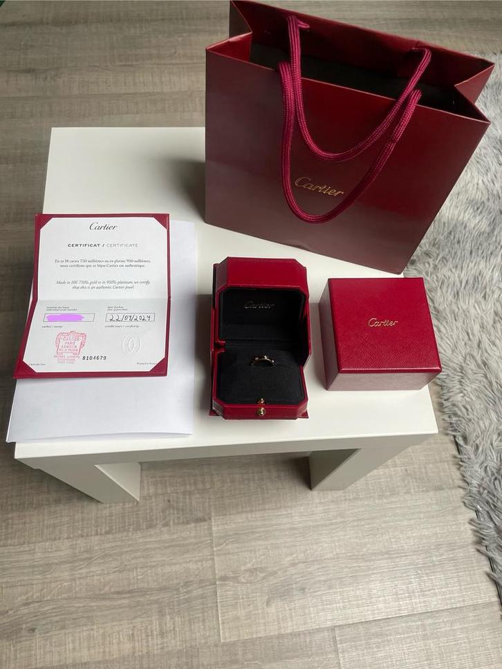 Bague Love Cartier petite modele 8 diamants, Handtassen en Accessoires, Ringen, Zo goed als nieuw, Geel, Goud, Ophalen
