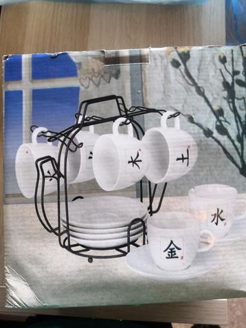 6 tasses à café avec assiettes beschikbaar voor biedingen