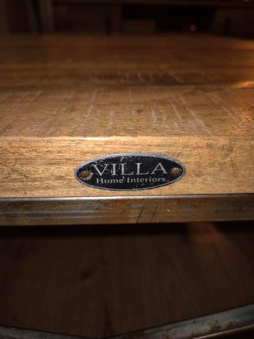 Table basse en bois massif- Villa Home Interiors beschikbaar voor biedingen