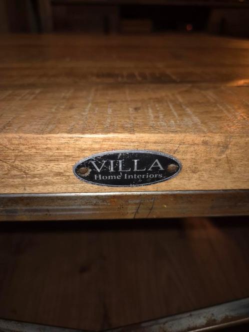 Table basse en bois massif- Villa Home Interiors, Huis en Inrichting, Complete inboedels, Ophalen