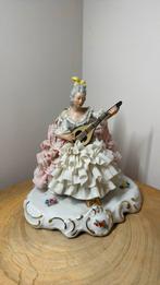 Dresden porseleinen dame op stoel met gitaar (roos), Ophalen of Verzenden