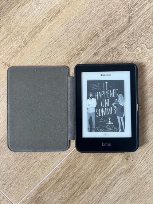 Kobo Clara 2E e-reader (incl. hoesje), Computers en Software, E-readers, Zo goed als nieuw, 6 inch of minder, 16 GB of meer, Bluetooth