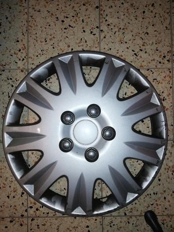 6 wieldoppen 15 inch voor auto beschikbaar voor biedingen
