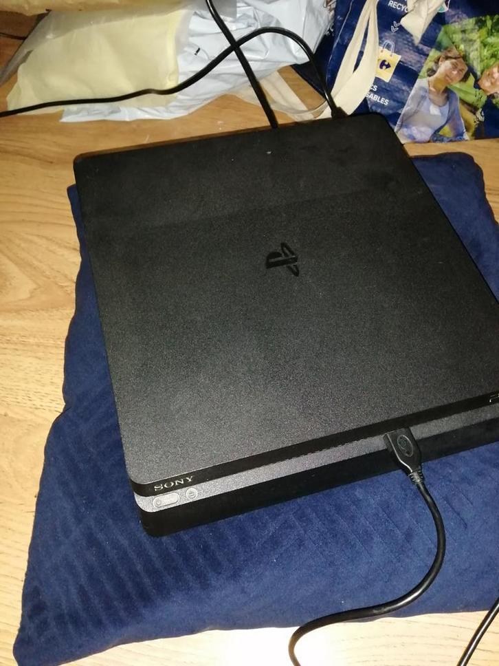 Ps4 slim 1 tb 12.00 jailbreak, Games en Spelcomputers, Spelcomputers | Sony PlayStation 4, Zo goed als nieuw, Slim, 1 TB, Ophalen