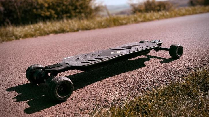 ONSRA Black Carve 3 Pro Direct Drive - elektrisch skateboard, Sport en Fitness, Skateboarden, Zo goed als nieuw, Skateboard, Ophalen