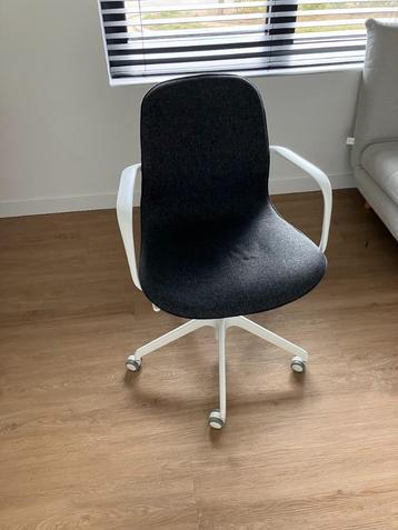 Bureaustoel beschikbaar voor biedingen