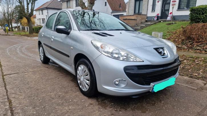 Peugeot 206+ 1,4 hdi DEJA PRÊT À IMMATRICULER AIRCO, Auto's, Peugeot, Particulier, ABS, Airbags, Airconditioning, Centrale vergrendeling