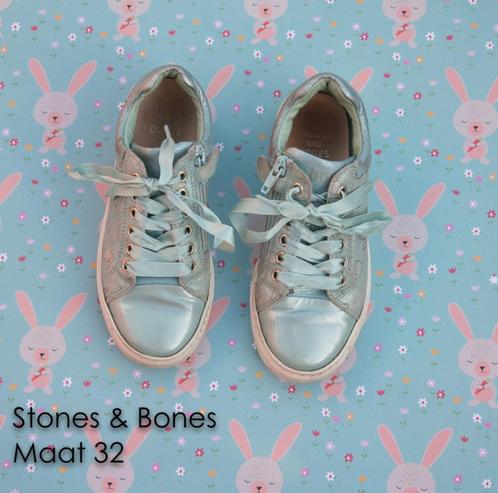 Sneakers Stones & Bones lichtblauw zwanen Maat 32, Enfants & Bébés, Vêtements enfant | Chaussures & Chaussettes, Utilisé, Chaussures