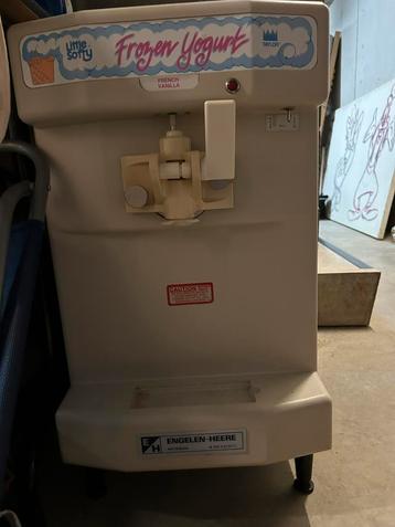 Machine à yaourts glacés ou à crème glacée molle, Enlèvement, Utilisé