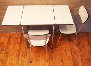 Formica Klaptafel + 2 Stoelen / Wit-Grijs / Jaren 60 beschikbaar voor biedingen