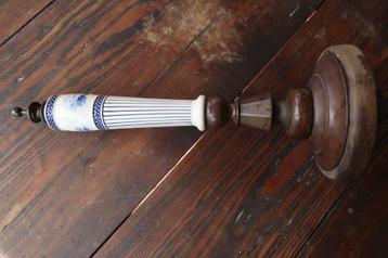 Vintage tapkraan Delfts blauw beschikbaar voor biedingen