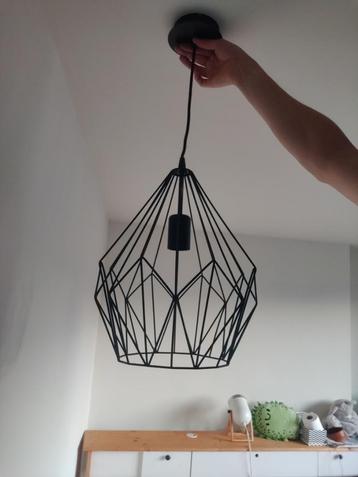 Black scandinavian hanglamp beschikbaar voor biedingen