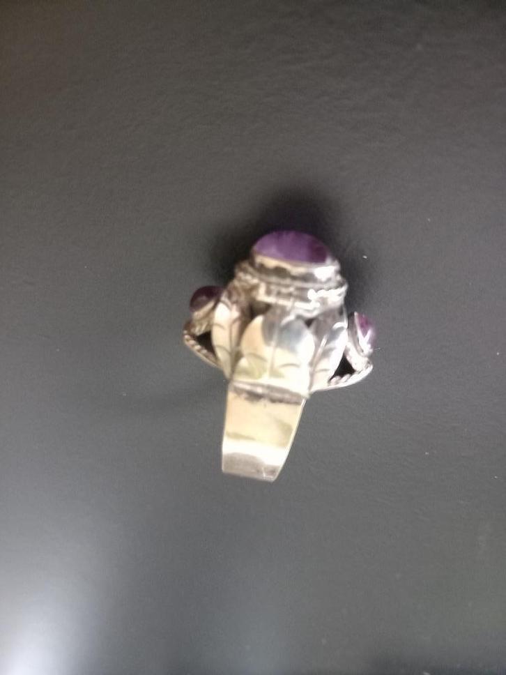 Gifring in zilver met amethist (jaren 60), Handtassen en Accessoires, Ringen, Gebruikt, Dame, Zilver, Zilver, Met edelsteen, Ophalen